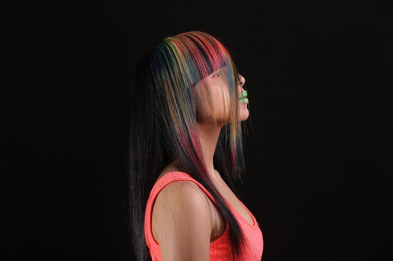 This is the featured image for the article: Can I dye and perm hair on the same day