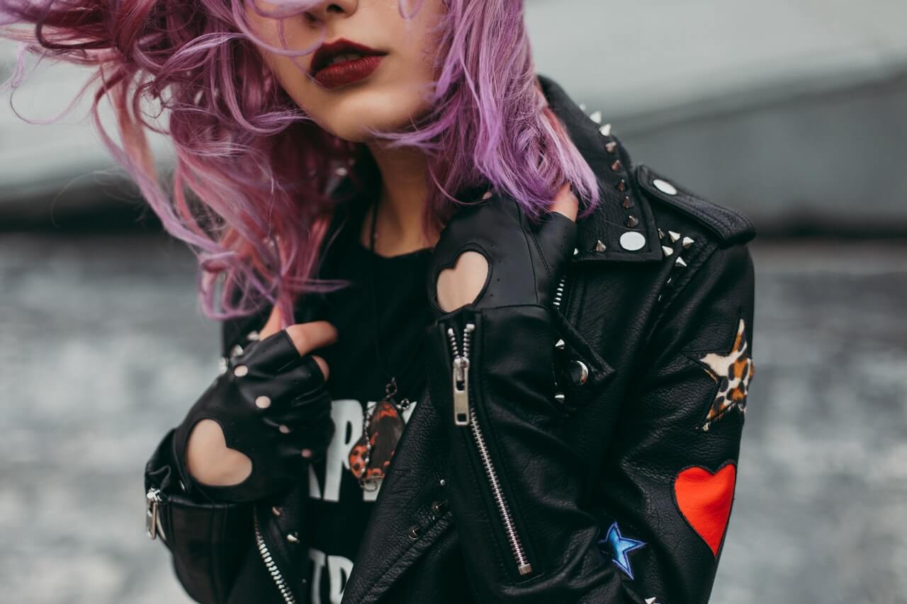 Do you know how long it takes for different hair dyes to fade out of your hair?