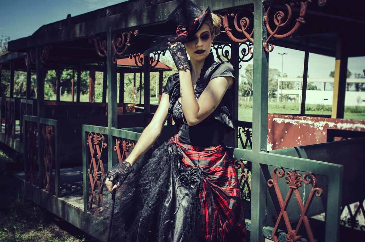 A blog post about why goths wear white makeup