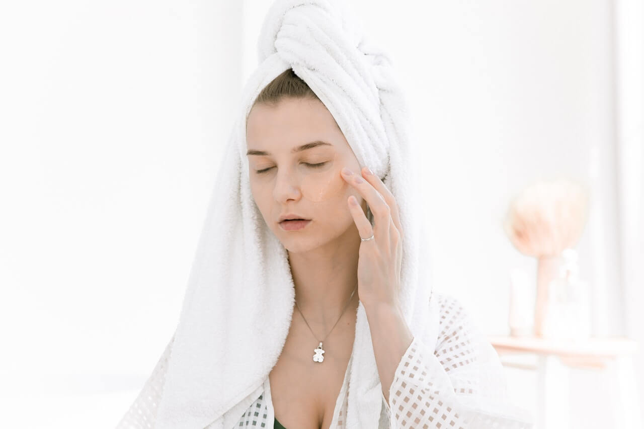 Did you know that it is not ok to use expired BB cream? Read the article and find out why!