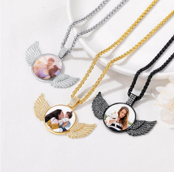 Capturing Memories and Symbolism: The Timeless Appeal of Picture Necklaces and Circle Chains with Wings