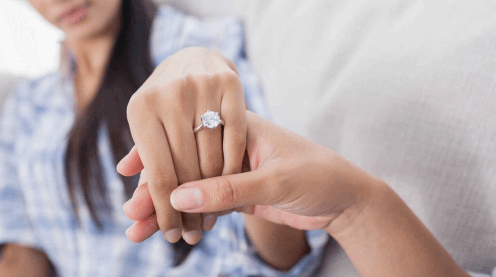 Here’s Why Buying an Engagement Ring Online Could Be the Best Decision You Make